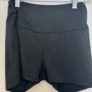 SHEIN Black Shorts with Tailored Fit and Performance Fabric